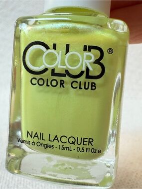 Color Club nail lacquer 861 Volt of Light neon lime green new
